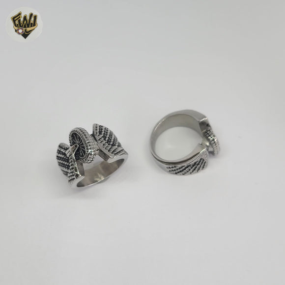 (4-0078) Acero inoxidable - Anillo para hombre con circonitas talladas.